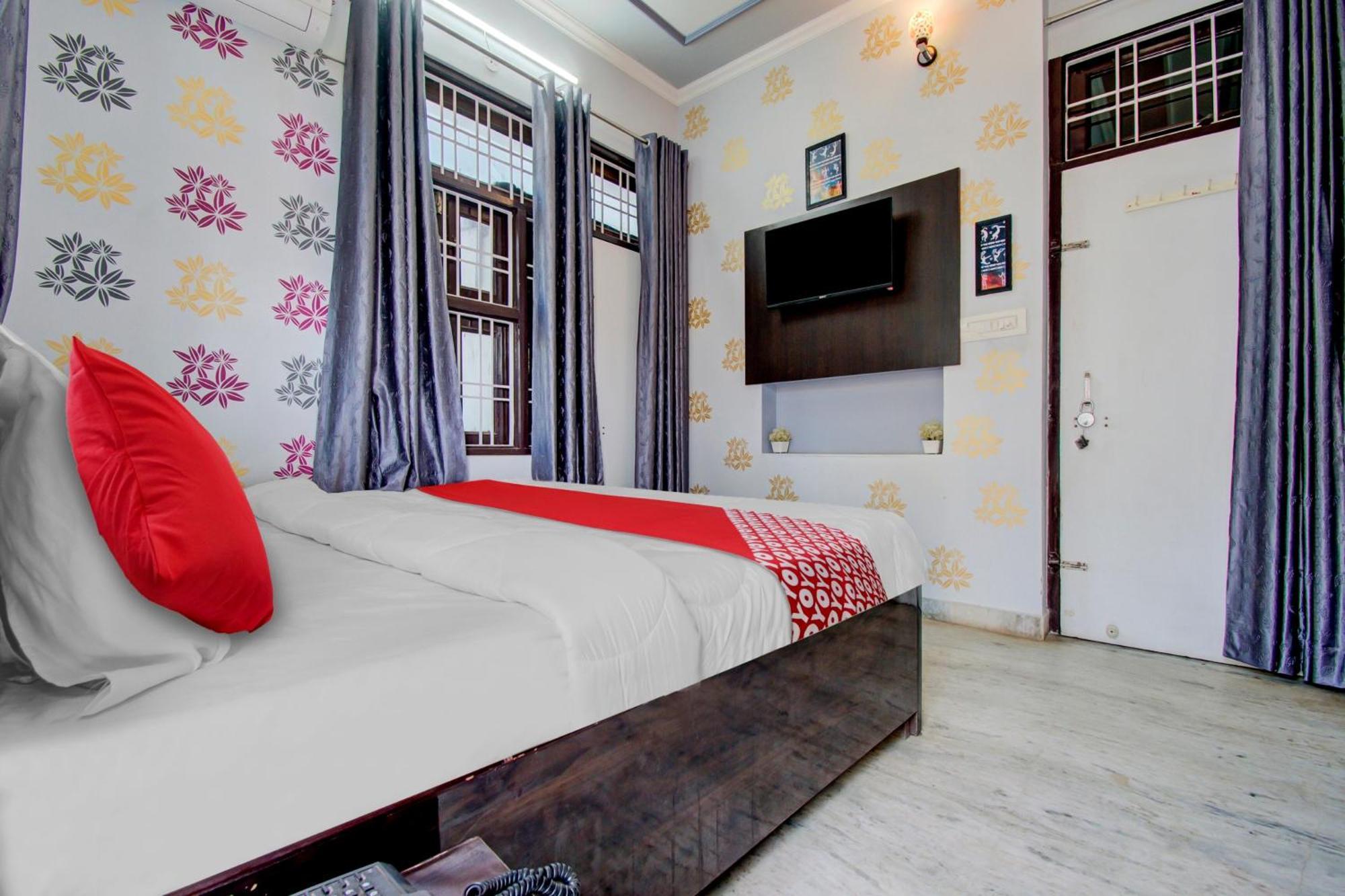 Oyo Flagship 81130 Vanya Guest House Jaipur Bagian luar foto