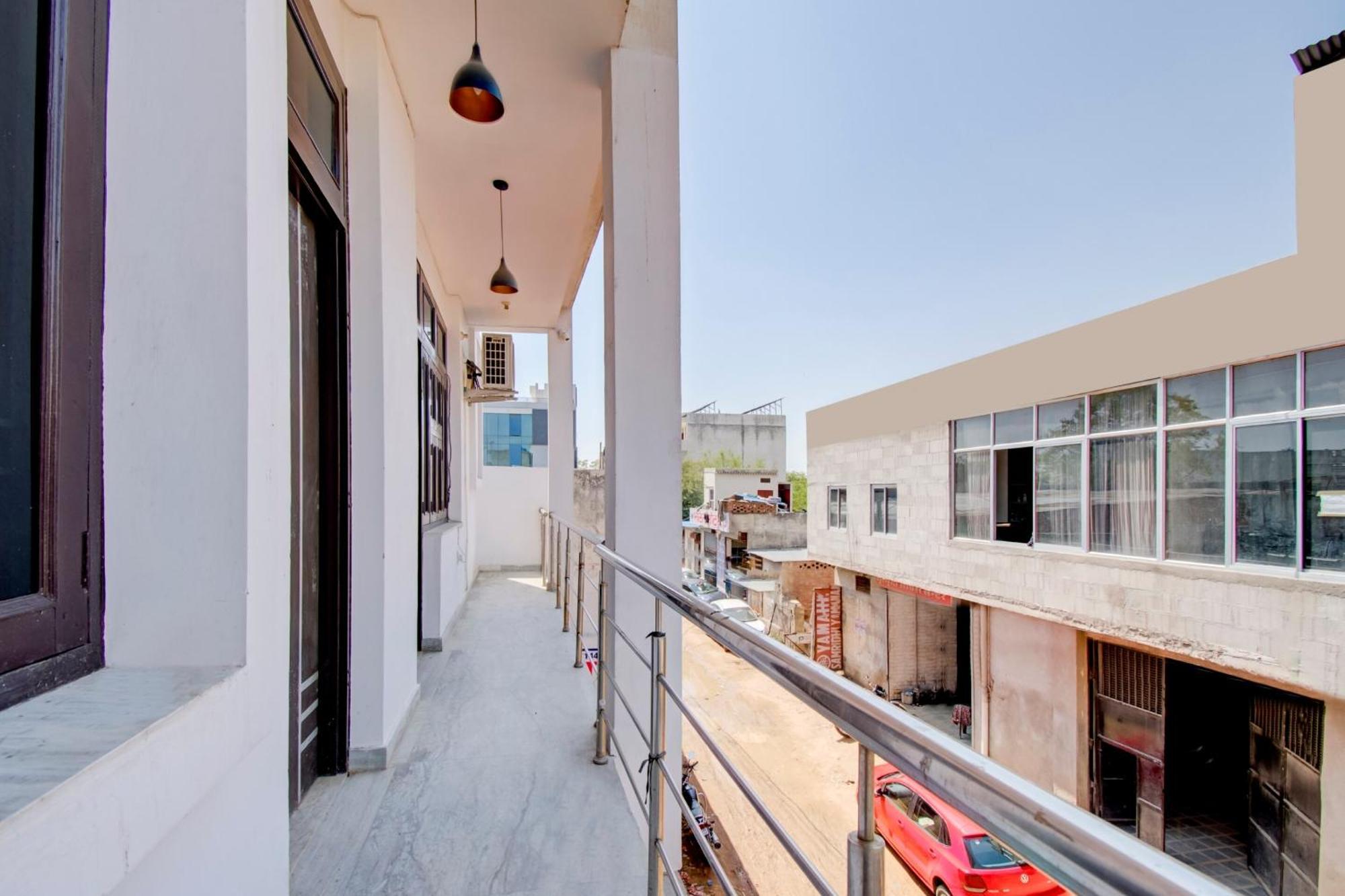 Oyo Flagship 81130 Vanya Guest House Jaipur Bagian luar foto