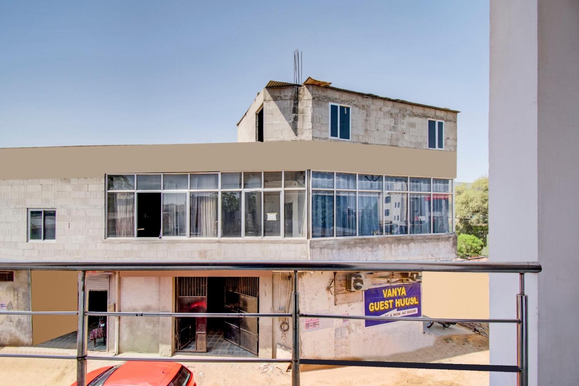 Oyo Flagship 81130 Vanya Guest House Jaipur Bagian luar foto